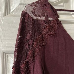 Soft and sexy American Eagle long sleeve shirt with lace trim